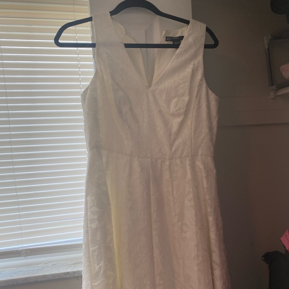 Women’s White Dress